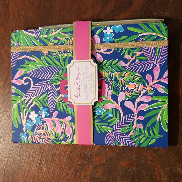 Lilly Pulitzer Other - Lily Pulitzer journal with pen